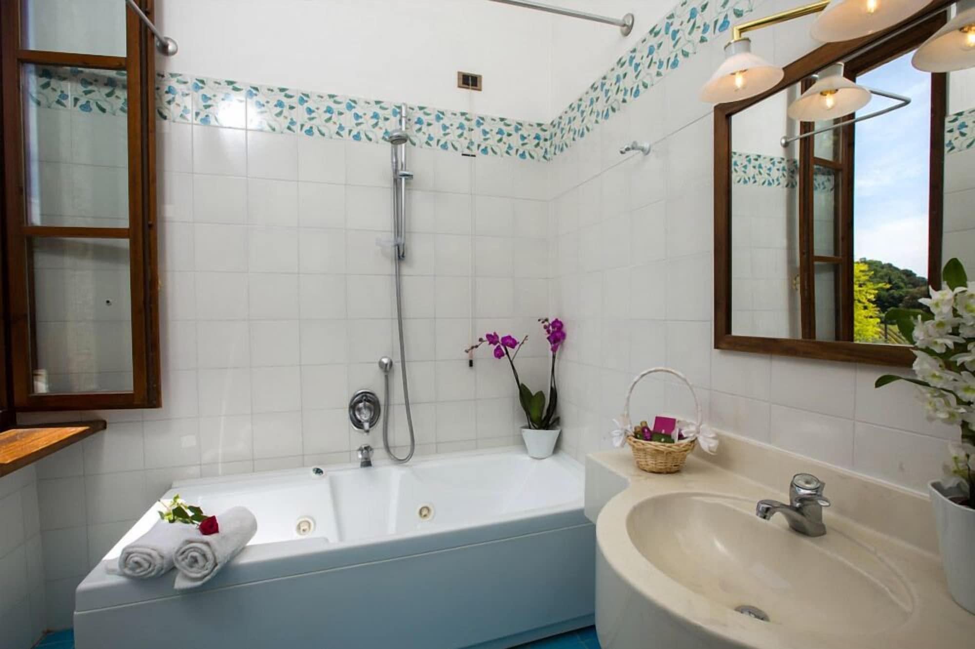 Hotel Villa San Lucchese Поджибонси Экстерьер фото