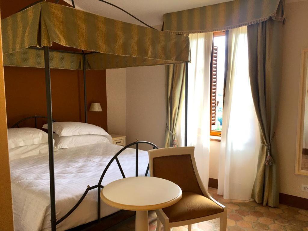 Hotel Villa San Lucchese Поджибонси Экстерьер фото
