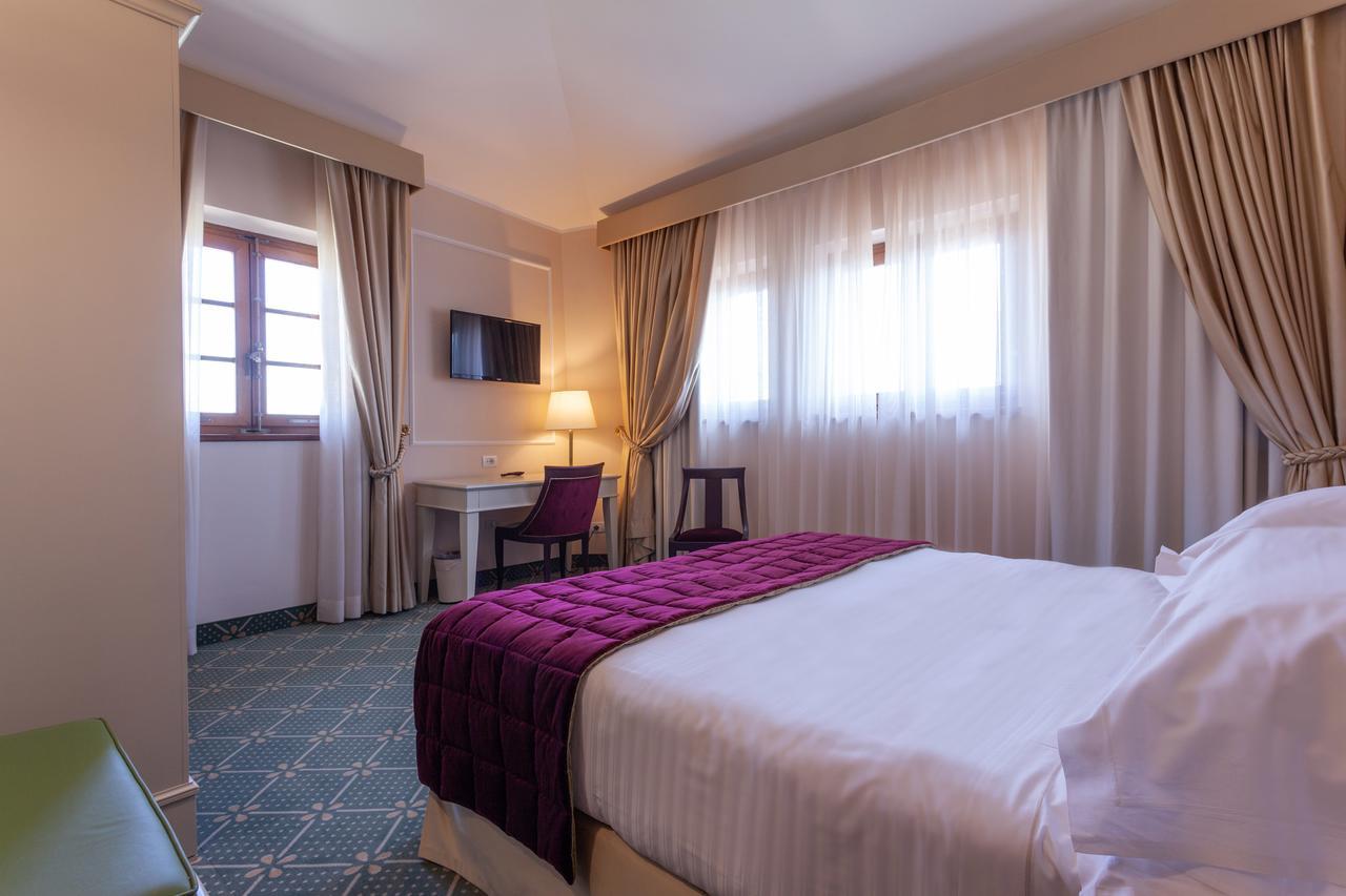 Hotel Villa San Lucchese Поджибонси Экстерьер фото